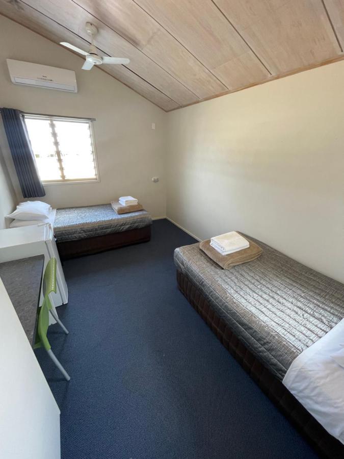 Gold Coast Performance Centre Hostel Exterior photo